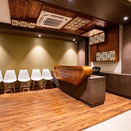 Hotel Lavender Infopark Kochi Extérieur photo