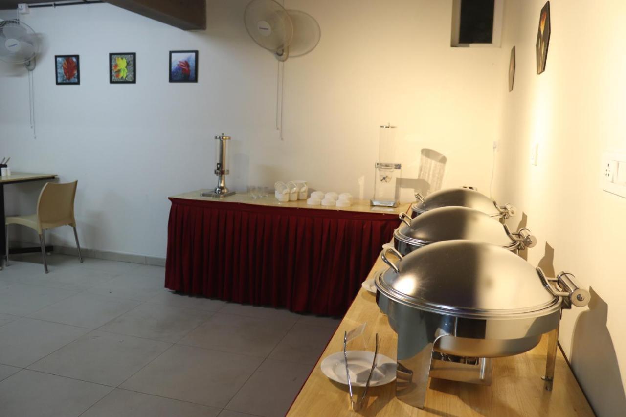 Hotel Lavender Infopark Kochi Extérieur photo