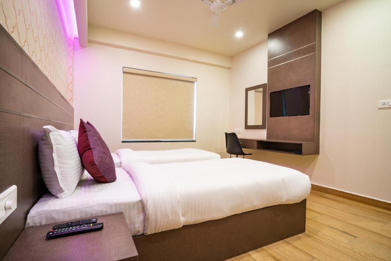 Hotel Lavender Infopark Kochi Extérieur photo