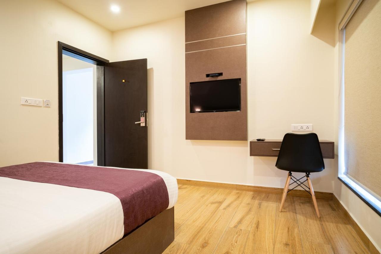 Hotel Lavender Infopark Kochi Extérieur photo