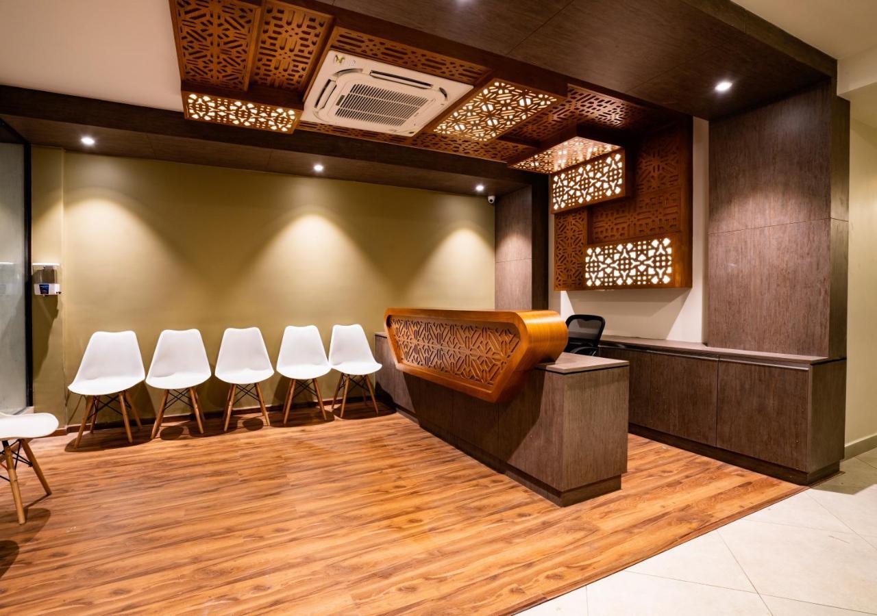Hotel Lavender Infopark Kochi Extérieur photo