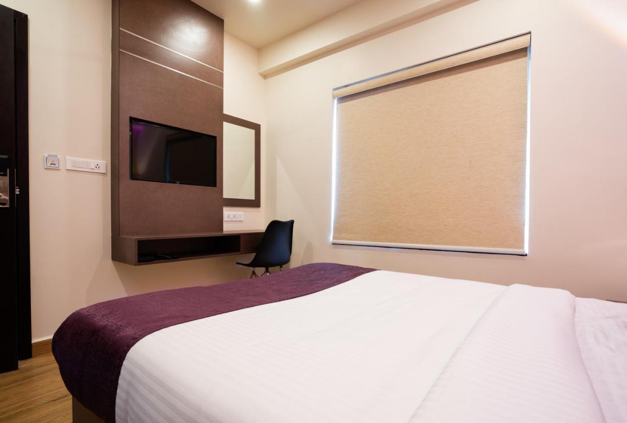 Hotel Lavender Infopark Kochi Extérieur photo