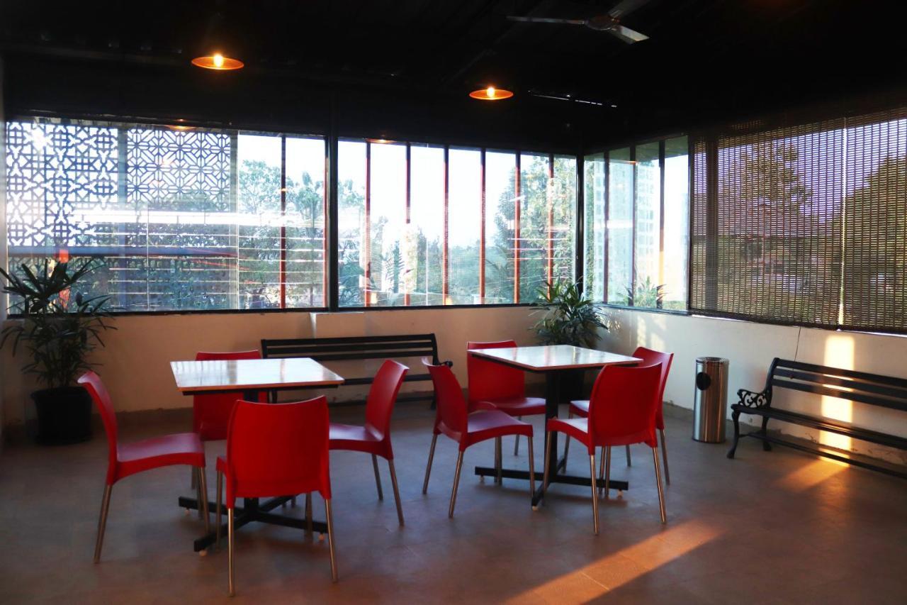 Hotel Lavender Infopark Kochi Extérieur photo