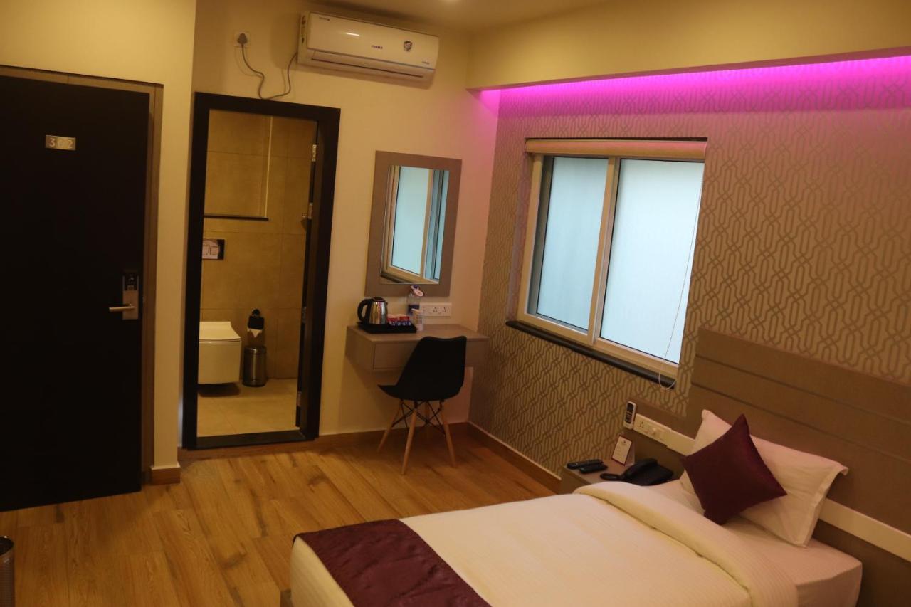 Hotel Lavender Infopark Kochi Extérieur photo