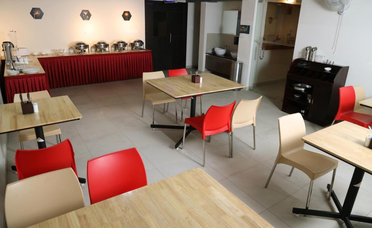 Hotel Lavender Infopark Kochi Extérieur photo