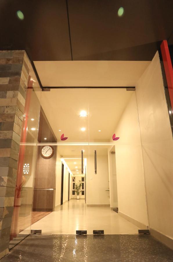 Hotel Lavender Infopark Kochi Extérieur photo