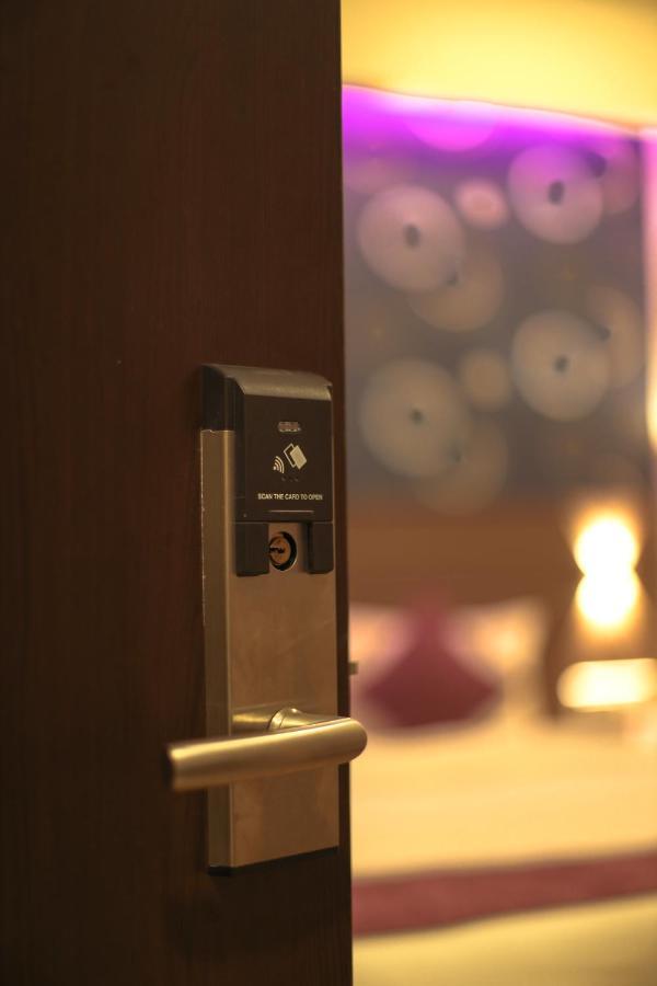 Hotel Lavender Infopark Kochi Extérieur photo